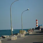 T2 Front De Avec Balcon Et Parking - Confort Et Activites A Proximite - Fr-1-797-37 *