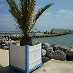 T2 Front De Avec Balcon Et Parking - Confort Et Activites A Proximite - Fr-1-797-37 *