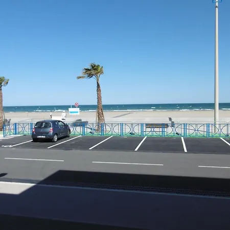 T2 Front De Avec Balcon Et Parking - Confort Et Activites A Proximite - Fr-1-797-37 * Port-la-Nouvelle