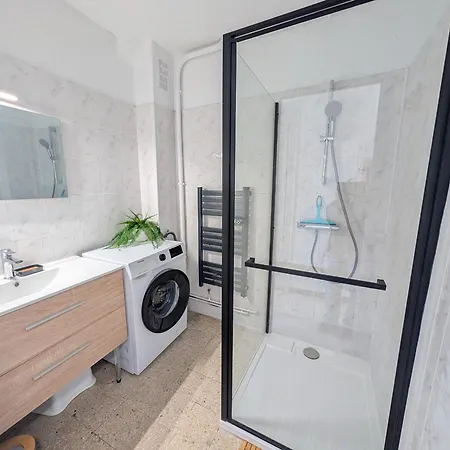 T2 Front De Avec Balcon Et Parking - Confort Et Activites A Proximite - Fr-1-797-37 Appartamento