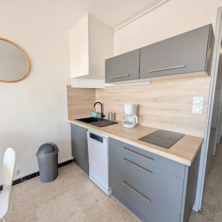 Apartament T2 Front De Avec Balcon Et Parking - Confort Et Activites A Proximite - Fr-1-797-37 Port-la-Nouvelle